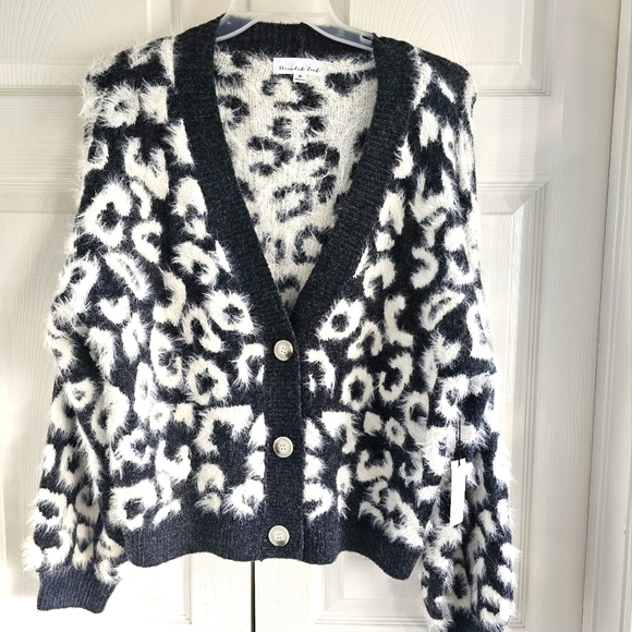 NWT Threaded Leaf Fuzzy V-Neck Cardigan w 3 Buttons, Gray & White Medium - Picture 1 of 11